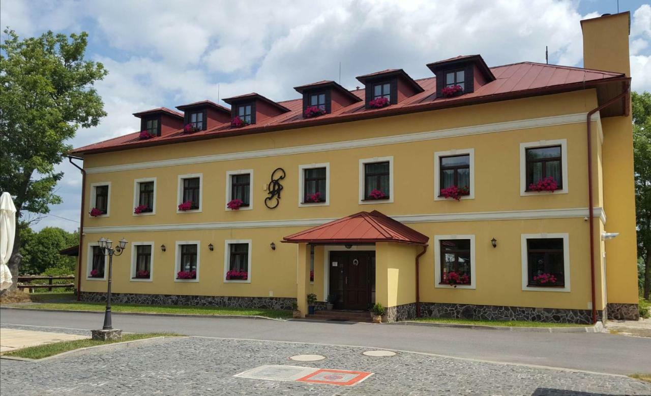 阿尔特梅尔住宿加早餐旅馆 Banská Štiavnica 外观 照片